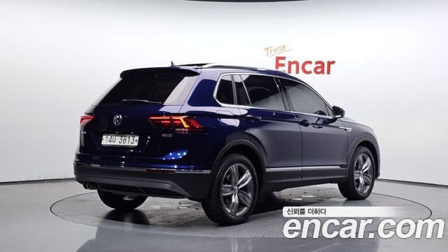 Volkswagen Tiguan 2018 — ფოტო 2/20