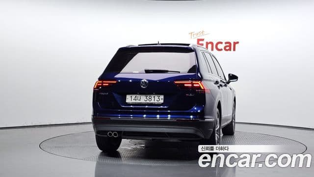 Volkswagen Tiguan 2018 — ფოტო 4/20