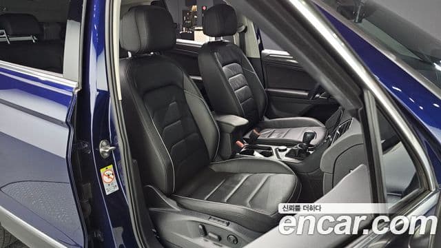 Volkswagen Tiguan 2018 — ფოტო 10/20