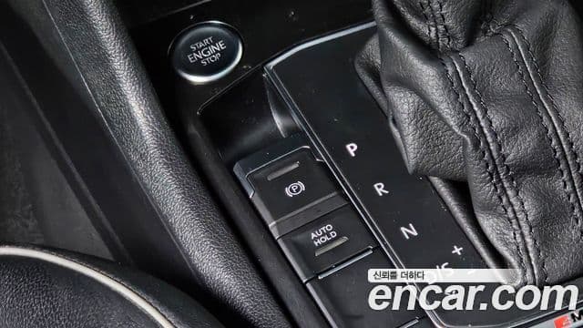 Volkswagen Tiguan 2018 — ფოტო 19/20