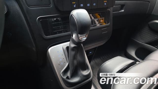 Hyundai Staria 2023 — Şəkil 9/20