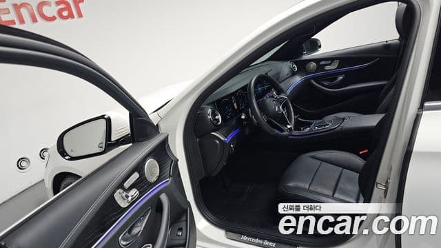 Mercedes-Benz E-Class 2023 — Şəkil 10/20
