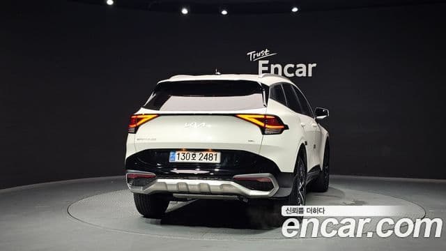 Kia Sportage 2023 — ფოტო 3/20