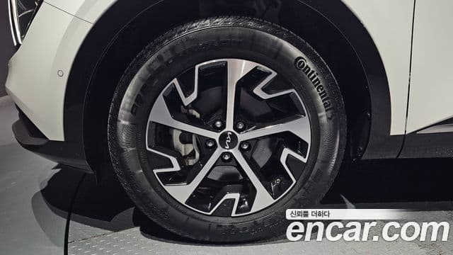 Kia Sportage 2023 — ფოტო 4/20