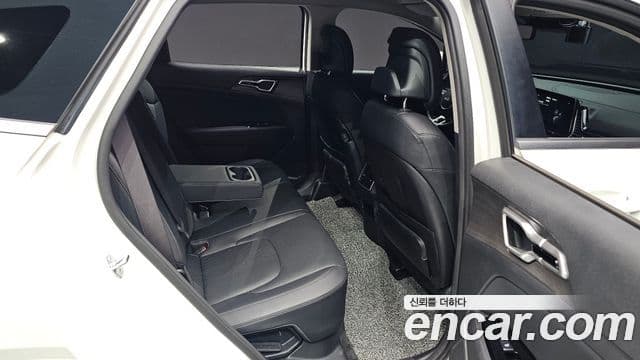 Kia Sportage 2023 — ფოტო 11/20