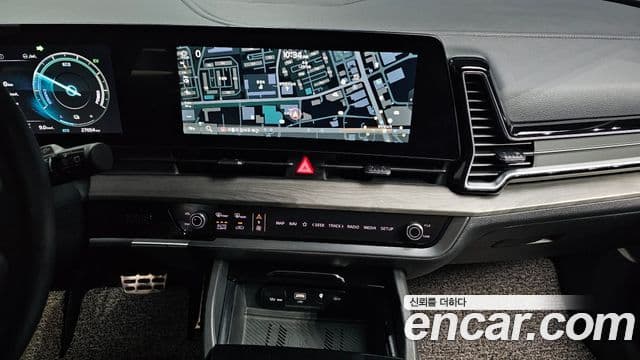 Kia Sportage 2023 — ფოტო 14/20