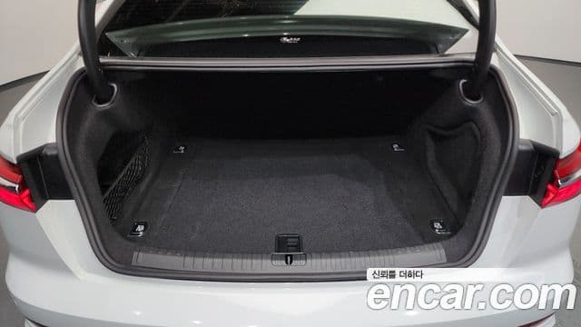 Audi A6 2020 — ფოტო 18/20