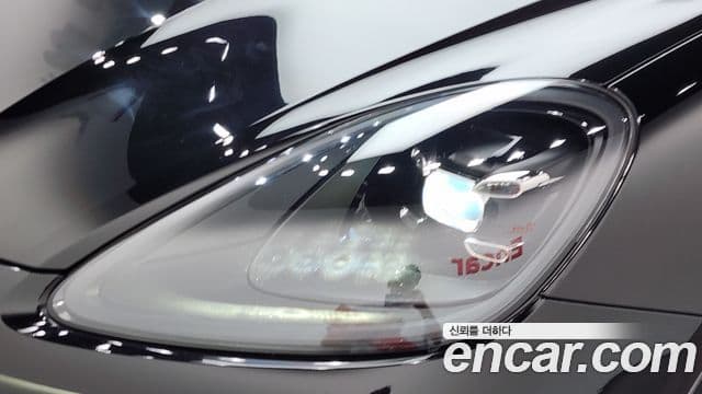 Porsche Cayenne 2019 — ფოტო 1/33