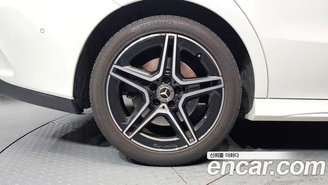 Mercedes-Benz CLA-Class 2020 — Şəkil 5/20