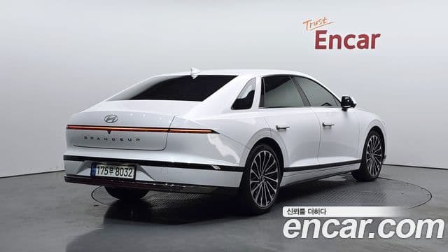 Hyundai Grandeur 2023 — ფოტო 2/20
