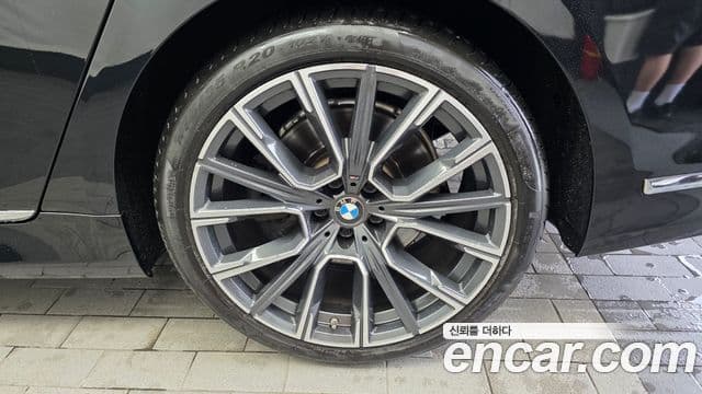 BMW 7 Series 2020 — ფოტო 33/33