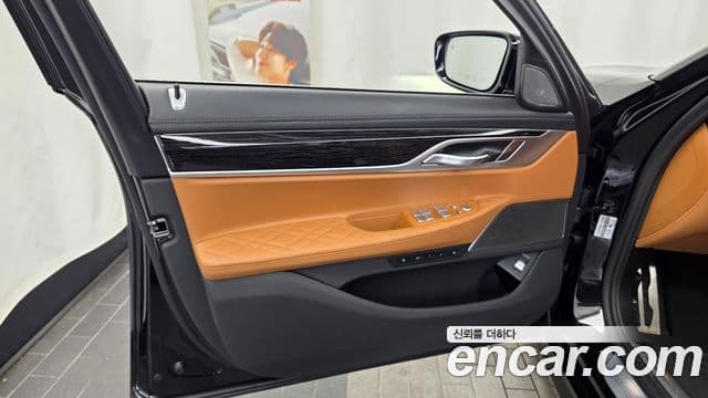 BMW 7 Series 2020 — ფოტო 16/33