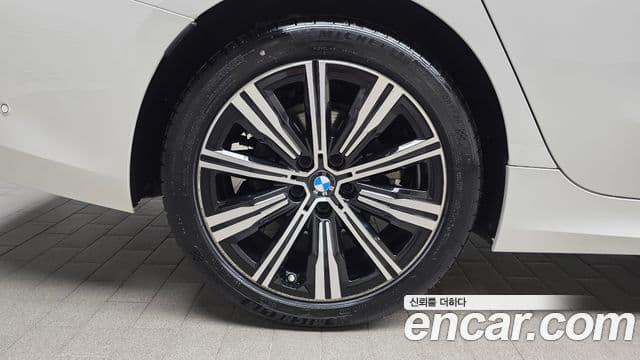 BMW 3 Series 2025 — ფოტო 5/20