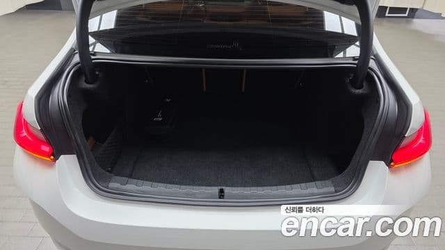 BMW 3 Series 2025 — ფოტო 17/20