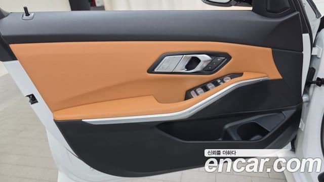 BMW 3 Series 2025 — Photo 6/30