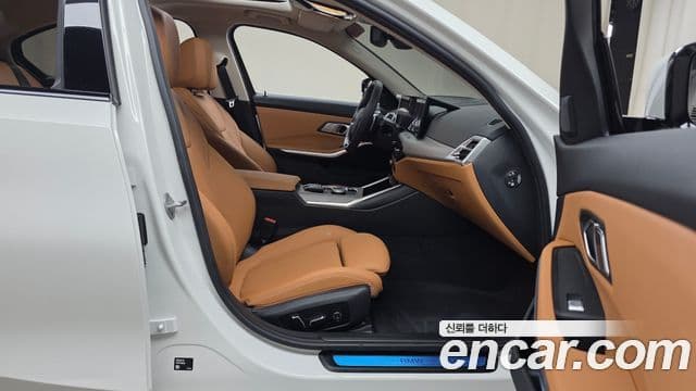 BMW 3 Series 2025 — Photo 21/30