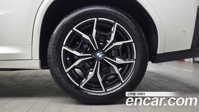 BMW X4 2023 — Şəkil 29/30