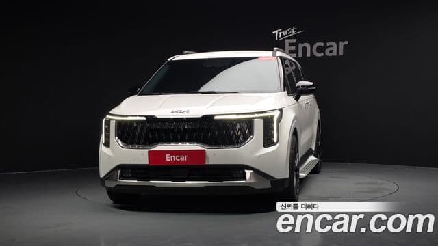 Kia Carnival 2023 — ფოტო 7/46