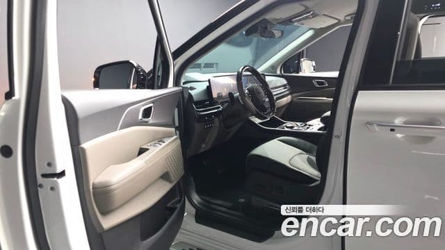 Kia Carnival 2023 — ფოტო 13/46