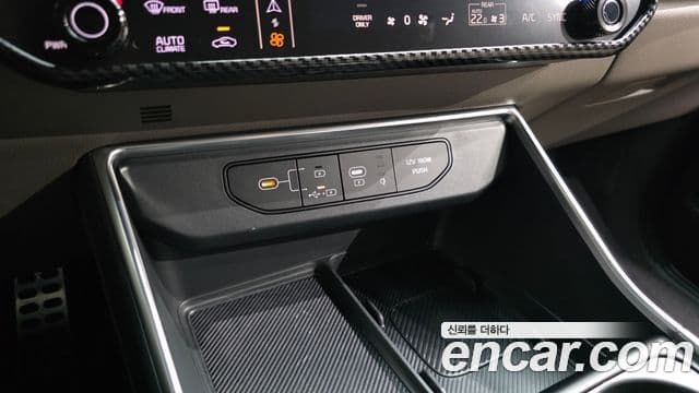 Kia Carnival 2023 — ფოტო 43/46