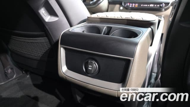 Kia Carnival 2023 — ფოტო 41/46