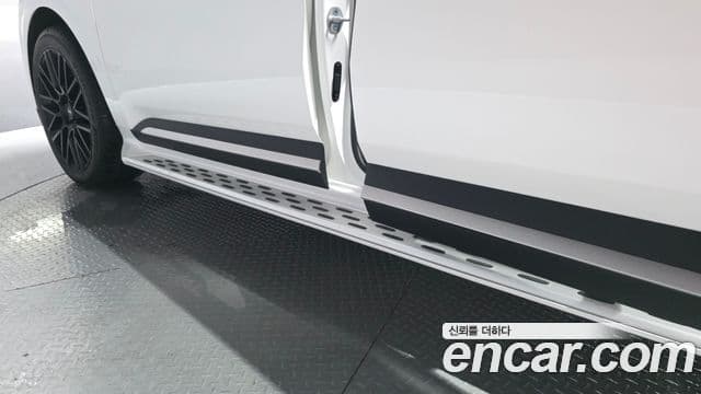 Kia Carnival 2023 — ფოტო 19/46