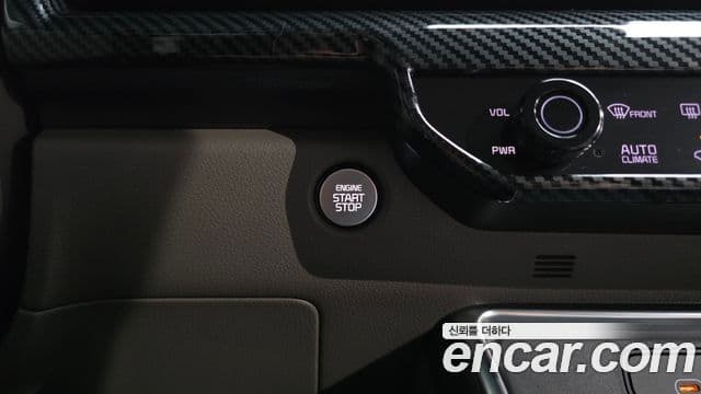 Kia Carnival 2023 — ფოტო 42/46