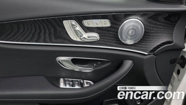 Mercedes-Benz E-Class 2020 — Şəkil 18/20