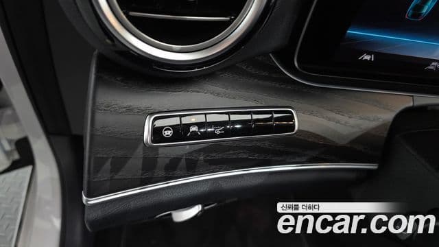 Mercedes-Benz E-Class 2020 — Şəkil 19/20