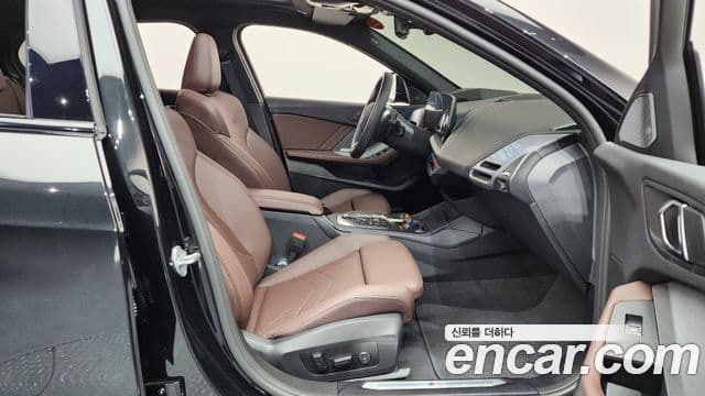 BMW 1 Series 2025 — ფოტო 7/35