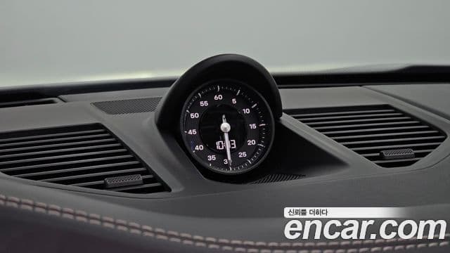 Porsche 911 2025 — Şəkil 17/20