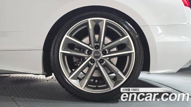 Audi A5 2021 — Şəkil 18/32