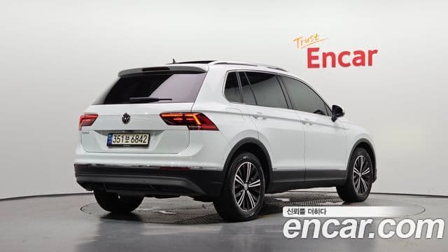 Volkswagen Tiguan 2020 — Фото 2/20