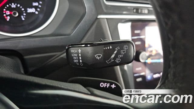 Volkswagen Tiguan 2020 — Photo 20/33