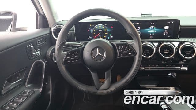 Mercedes-Benz A-Class 2020 — Şəkil 12/20
