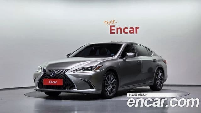 Lexus ES300h 2018 — Şəkil 1/20
