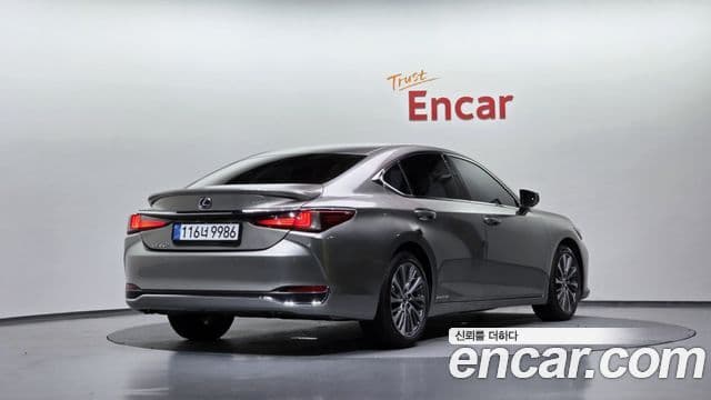 Lexus ES300h 2018 — Şəkil 2/20