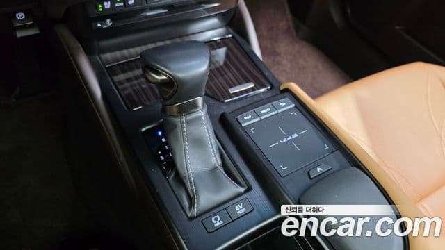 Lexus ES300h 2018 — Şəkil 9/20