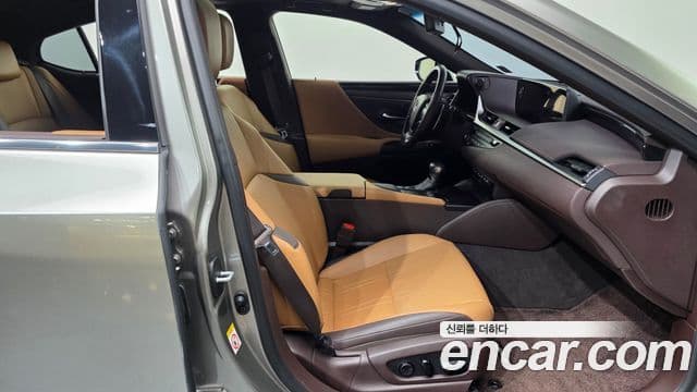 Lexus ES300h 2018 — Şəkil 11/20