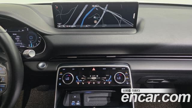 Genesis GV80 2021 — ფოტო 13/20