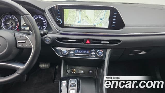 Hyundai Sonata 2022 — ფოტო 14/20
