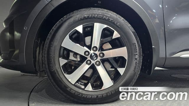 Kia Sorento 2021 — Фото 5/20