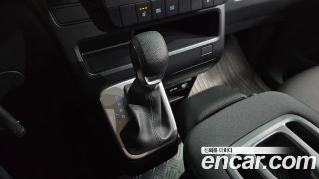 Hyundai Staria 2025 — Şəkil 8/20