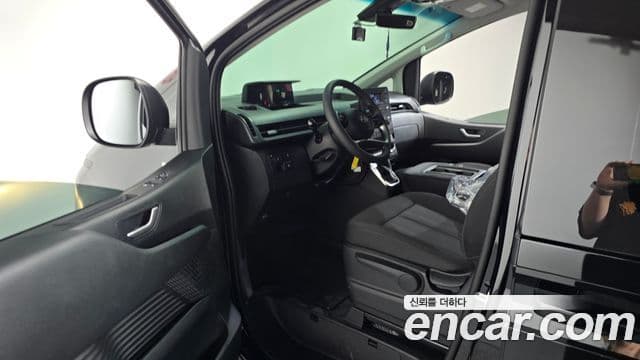 Hyundai Staria 2025 — Şəkil 9/20