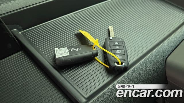 Hyundai Staria 2025 — Şəkil 14/20