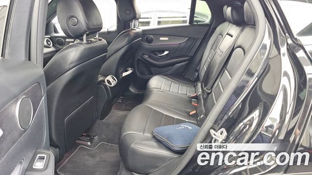 Mercedes-Benz GLC-Class 2021 — Photo 27/35