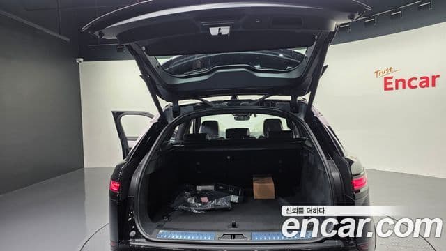 Land Rover Range Rover Velar 2026 — ფოტო 20/20