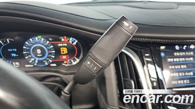Cadillac Escalade 2019 — Şəkil 9/20