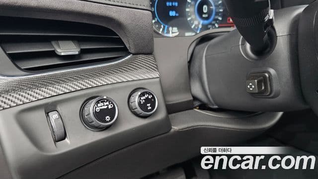 Cadillac Escalade 2019 — Şəkil 17/20