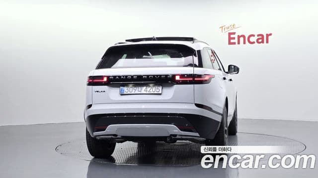 Land Rover Range Rover Velar 2026 — ფოტო 4/20